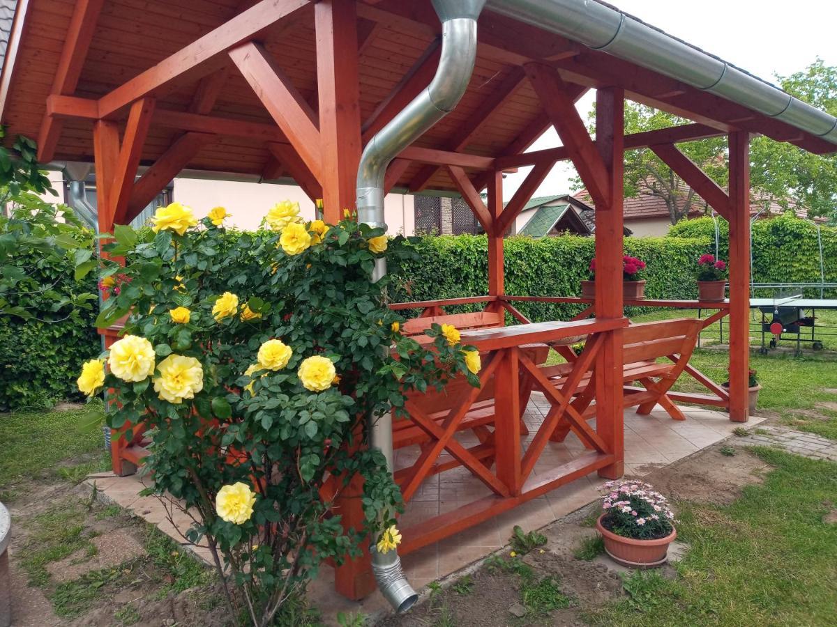 Napsugar Apartmanhaz Balatonlelle Luaran gambar