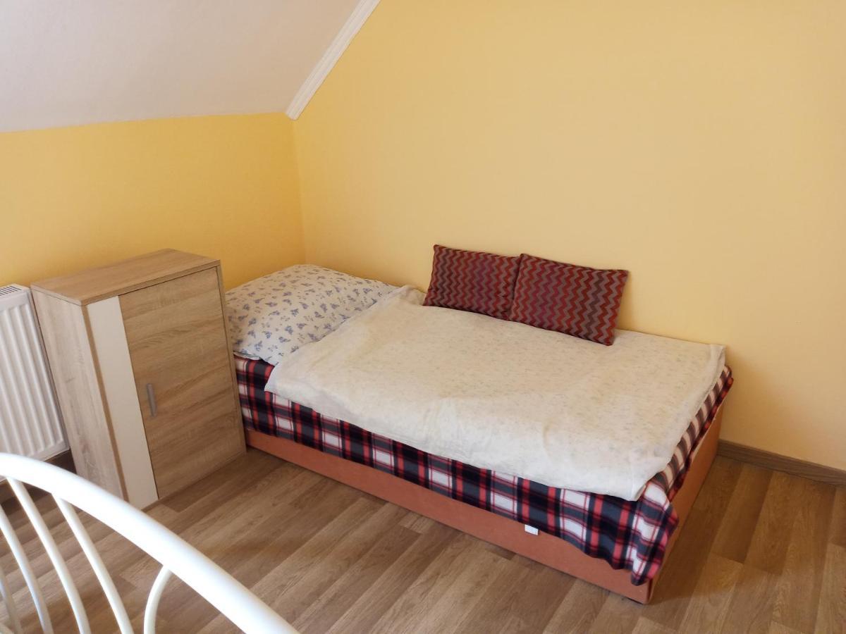Napsugar Apartmanhaz Balatonlelle Luaran gambar