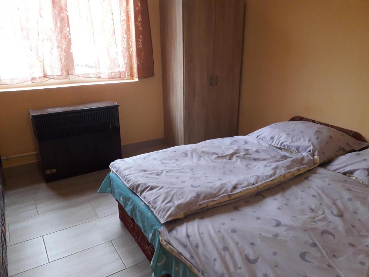 Napsugar Apartmanhaz Balatonlelle Luaran gambar