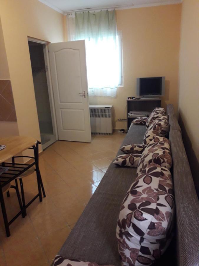 Napsugar Apartmanhaz Balatonlelle Luaran gambar