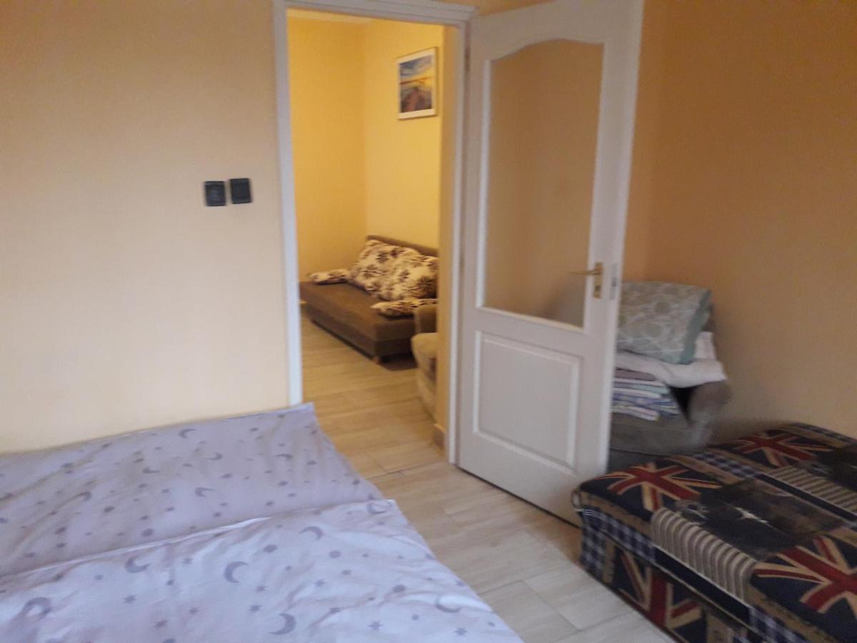 Napsugar Apartmanhaz Balatonlelle Luaran gambar