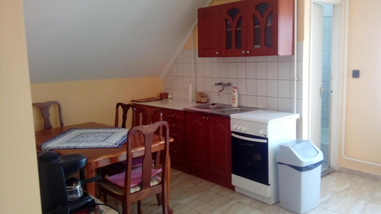 Napsugar Apartmanhaz Balatonlelle Luaran gambar