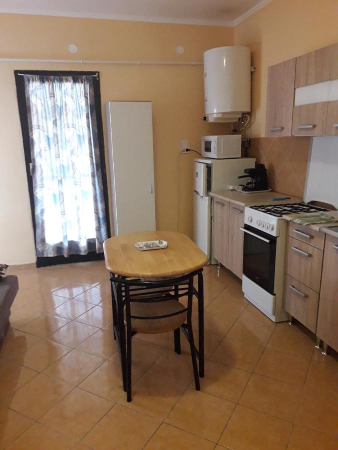 Napsugar Apartmanhaz Balatonlelle Luaran gambar