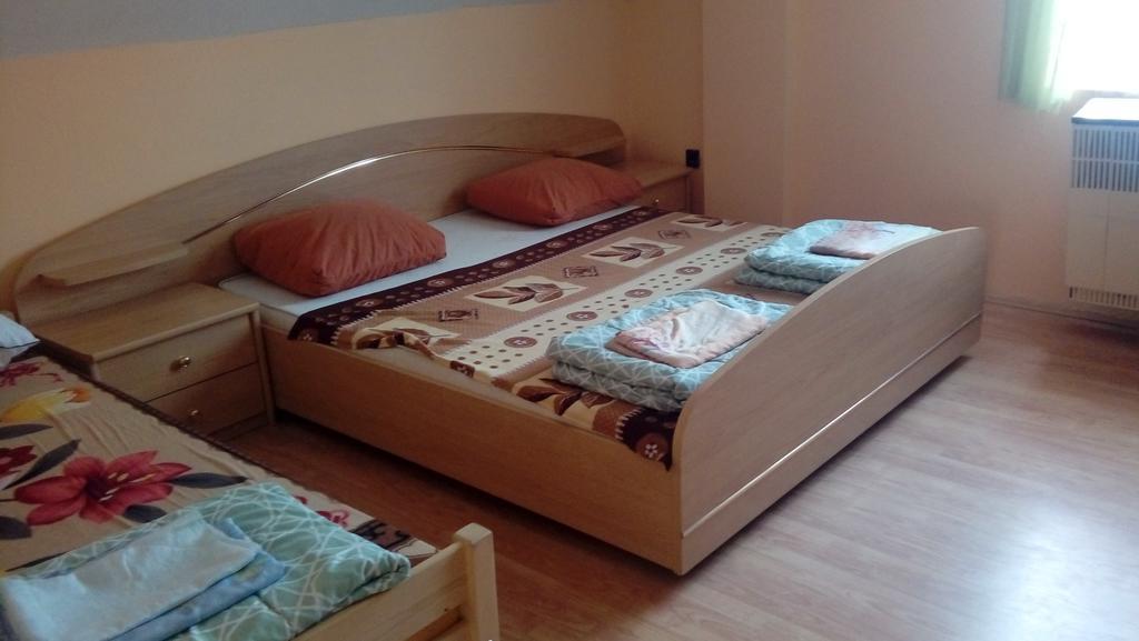 Napsugar Apartmanhaz Balatonlelle Luaran gambar