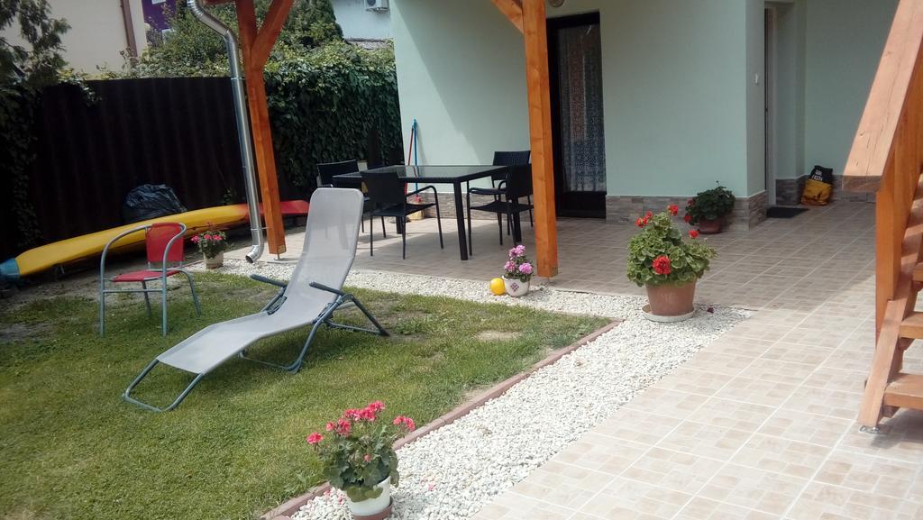 Napsugar Apartmanhaz Balatonlelle Luaran gambar