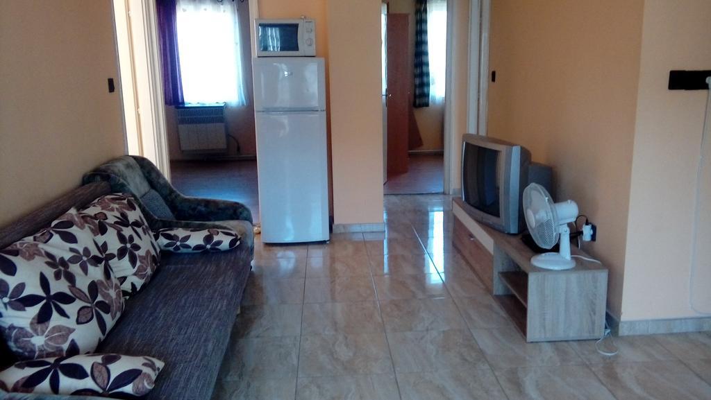 Napsugar Apartmanhaz Balatonlelle Luaran gambar