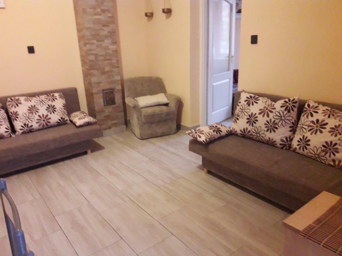 Napsugar Apartmanhaz Balatonlelle Luaran gambar